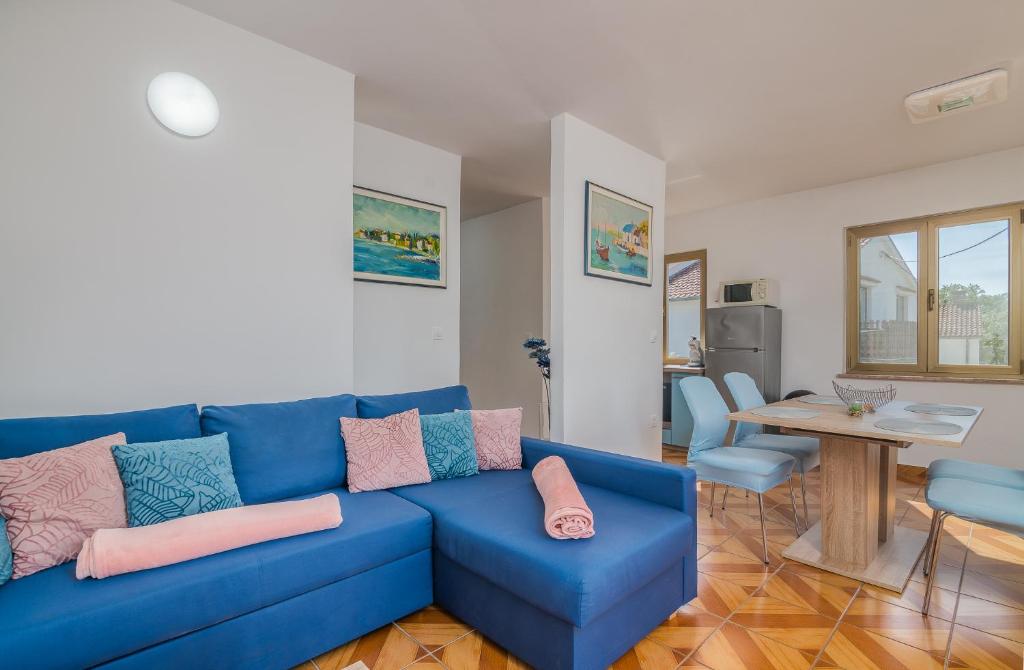 Posedenie v ubytovaní Apartment Moderna Soline