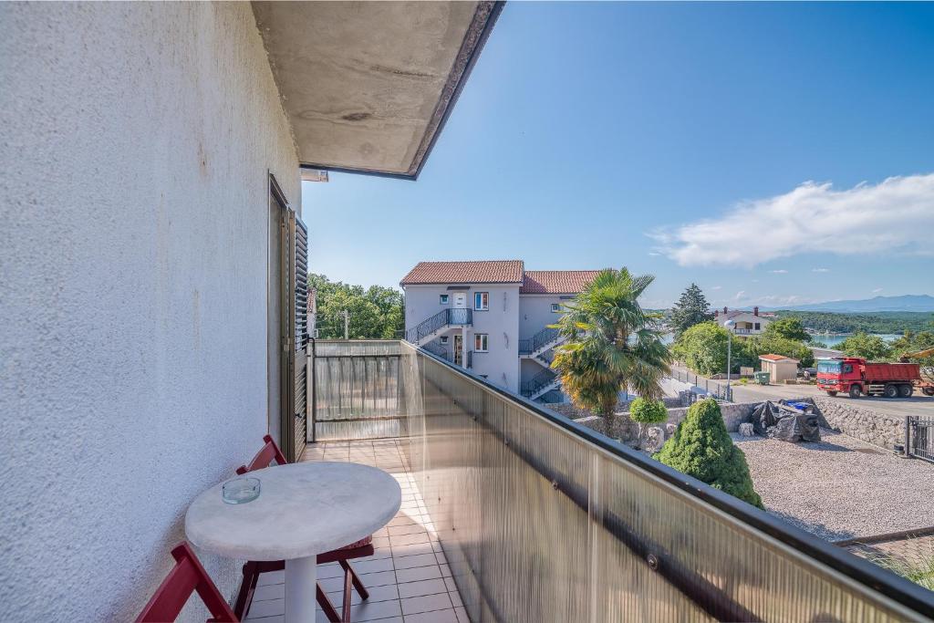 Balkón alebo terasa v ubytovaní Apartment Moderna Soline