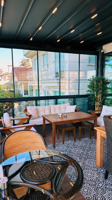 Posezení v ubytování BİLİRİS HOTEL