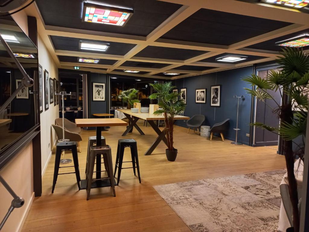 Гостиная зона в Dali Hôtel Perpignan - Restaurant