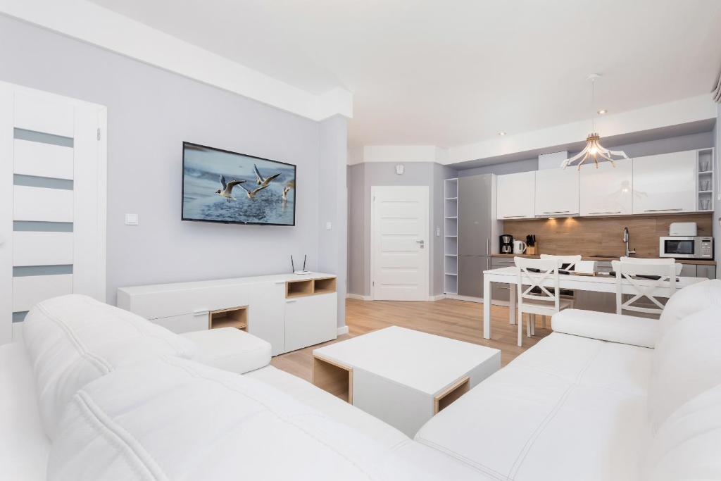 Kuchyňa alebo kuchynka v ubytovaní Underground Apartment in a Lux Holiday House Posejdon by Renters Prestige