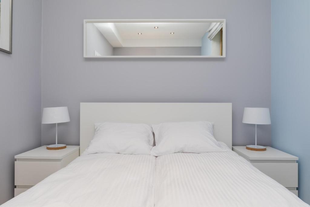 Posteľ alebo postele v izbe v ubytovaní Underground Apartment in a Lux Holiday House Posejdon by Renters Prestige