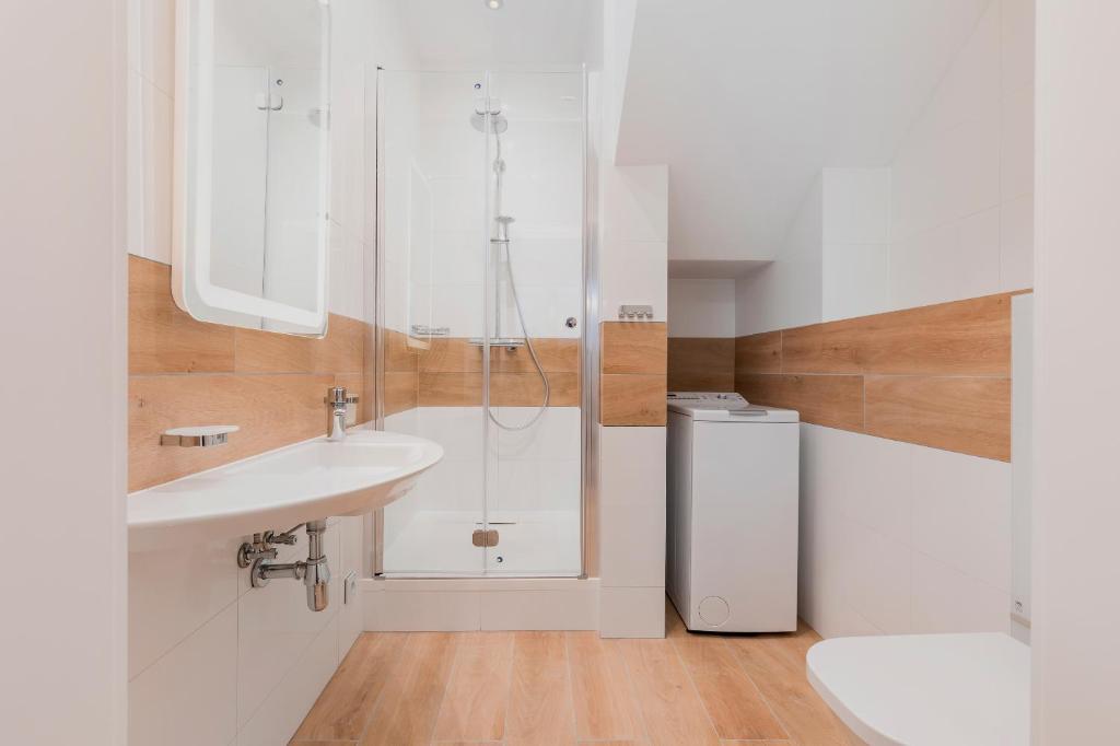 Kúpeľňa v ubytovaní Underground Apartment in a Lux Holiday House Posejdon by Renters Prestige