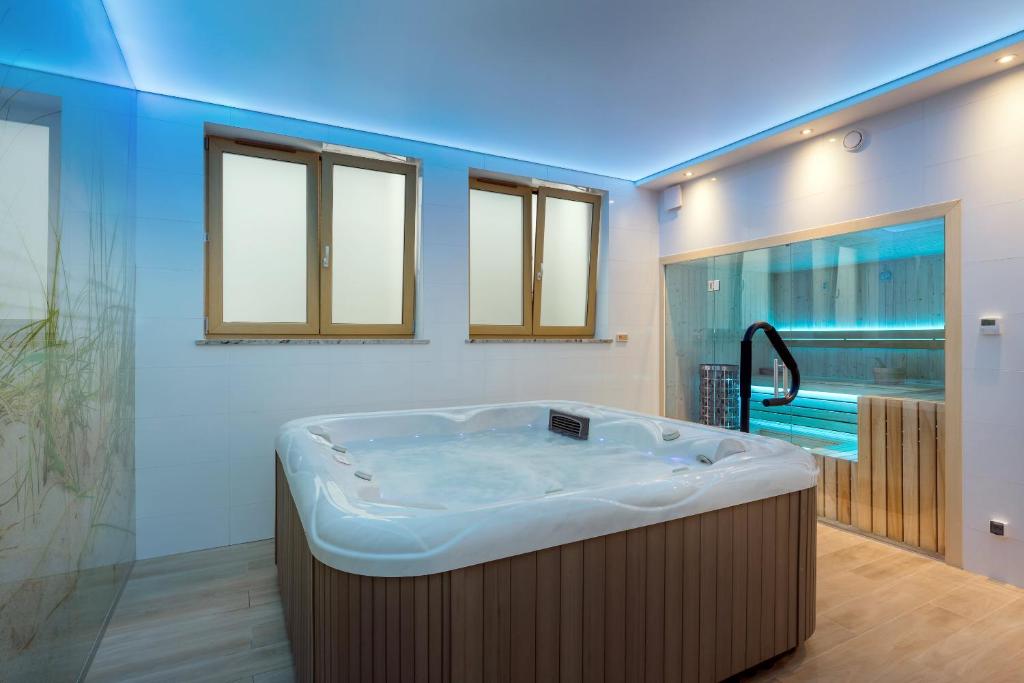 Fotografia z galérie ubytovania Underground Apartment in a Lux Holiday House Posejdon by Renters Prestige v destinácii Kołczewo