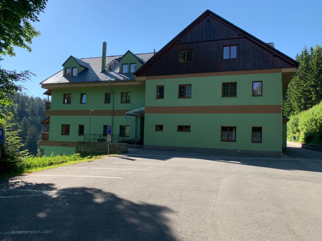 Budova, kde se apartmán nachází
