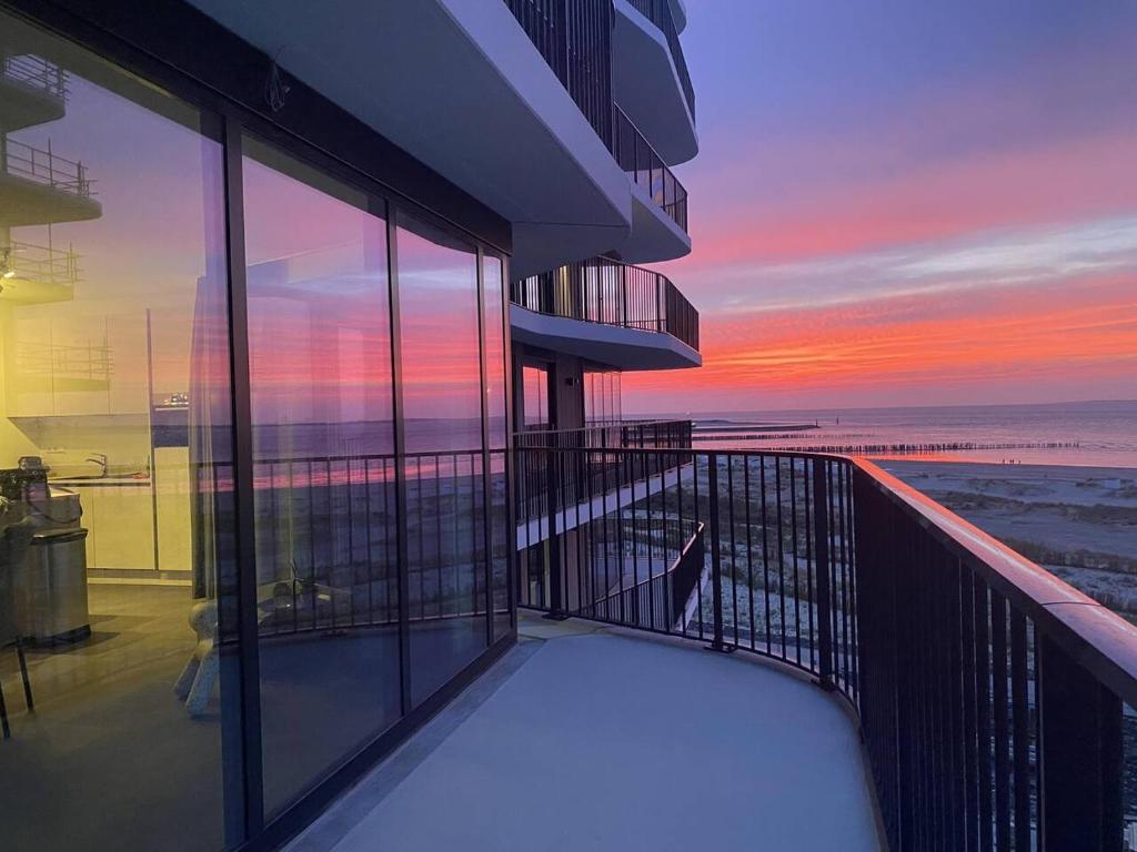 Pharos 13502, Breskens (updated prices 2024)