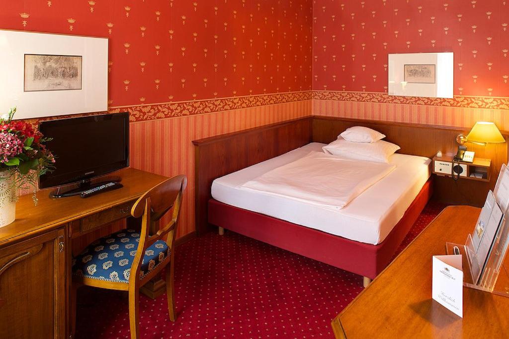 Hotel Sächsischer Hof - Large Single Room