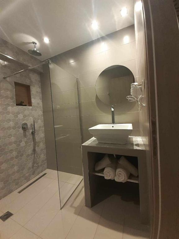 Koupelna v ubytování ACTA Luxury Rooms