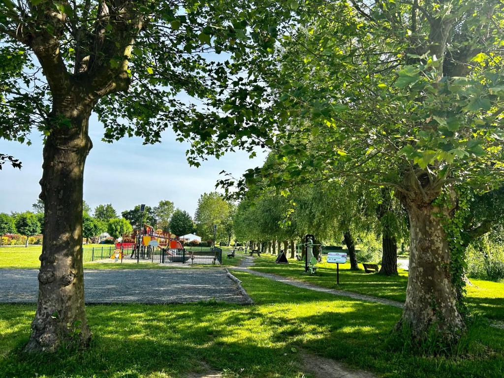Zahrada ubytování Les Cabanes du Lac