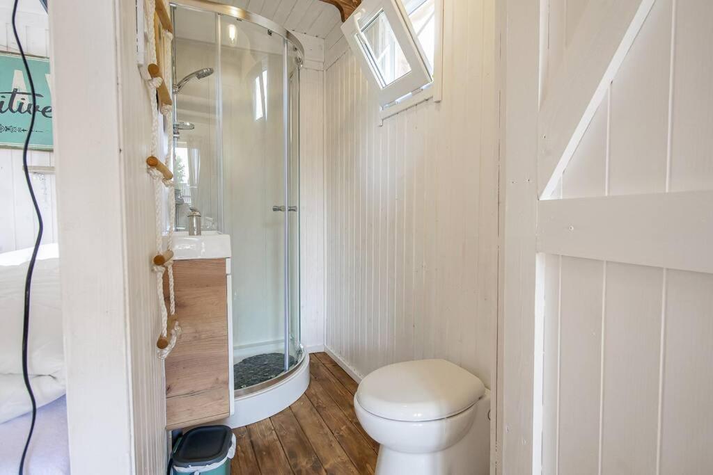 Koupelna v ubytování Tiny House In Ons Tuintje - Callantsoog aan Zee
