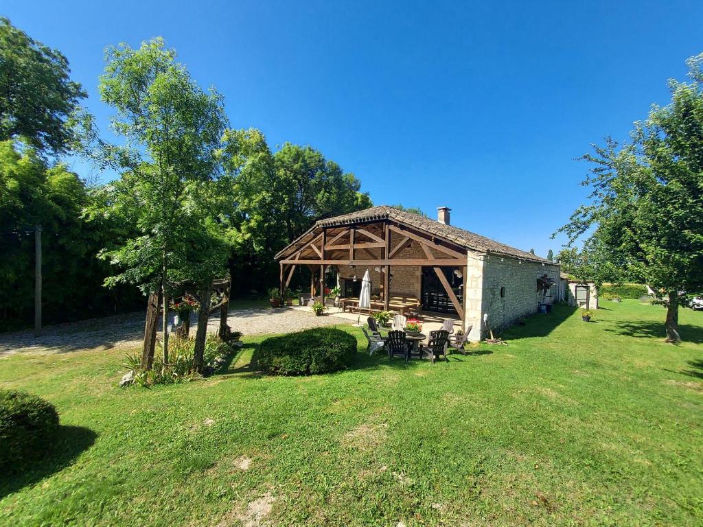 Zahrada ubytování Le Moulin de Bernard