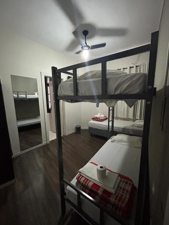 Postel nebo postele na pokoji v ubytování Hostel Carabelas - Proximo a 25 de Março e Brás