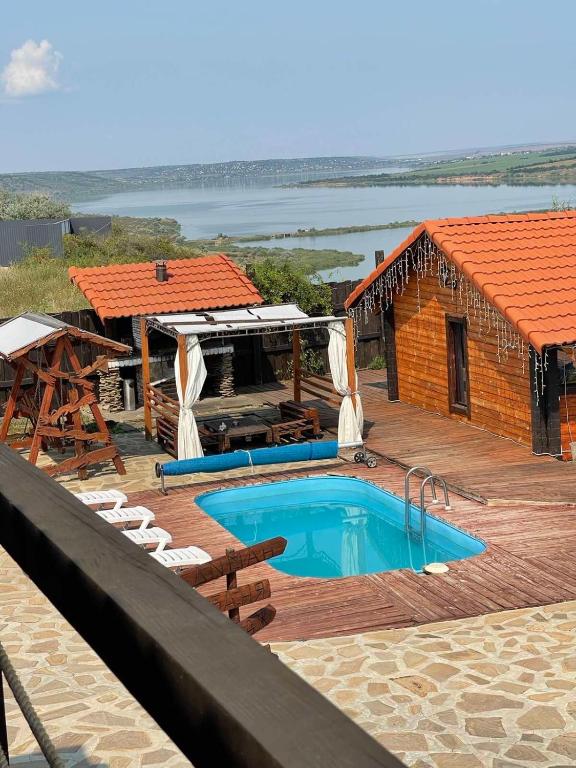 Bazén v ubytování Chervona Kalyna Cottage nebo v jeho okolí
