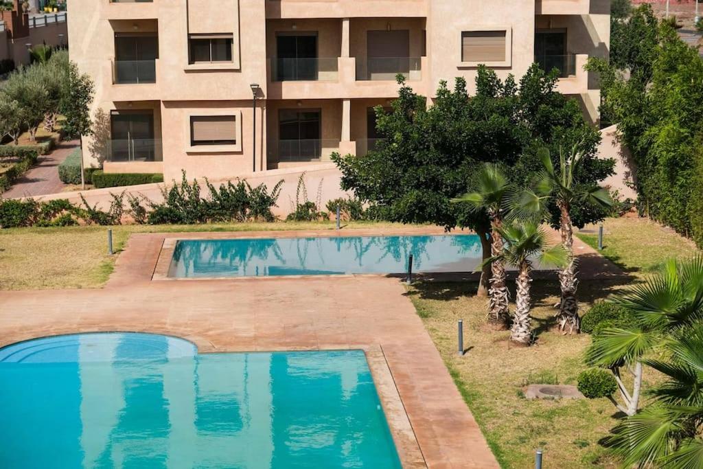 Magnifique appart vue piscine