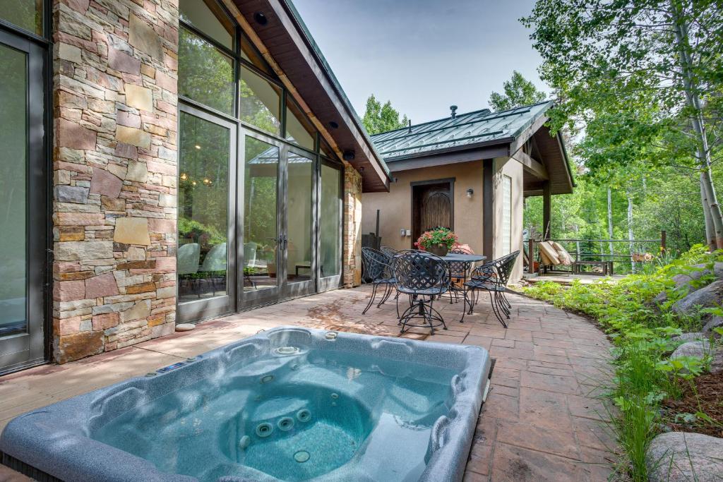 Vail Getaway with Private Hot Tub and Mountain Views!, Vail Updated
