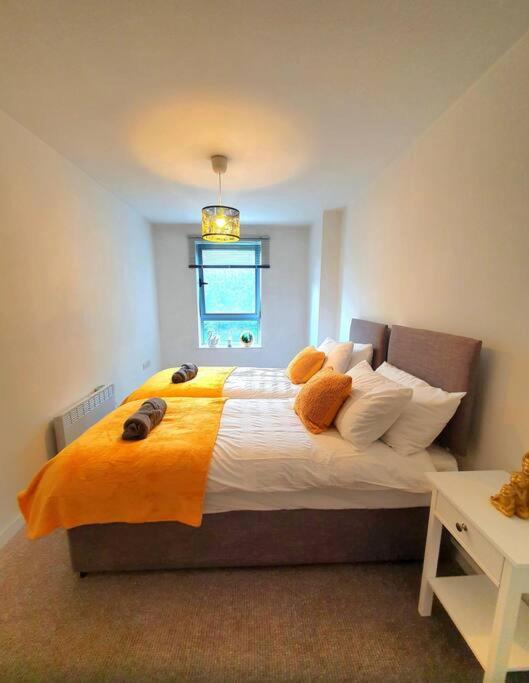 Fotografie z fotogalerie ubytování Long-term Retreat! Family & Business - 5 Beds City Apt & Parking - 中国搬迁 v destinaci Leeds