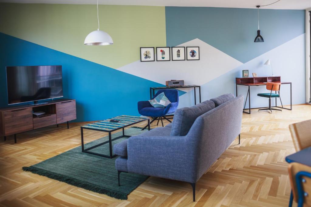 The Circus Apartments - 3