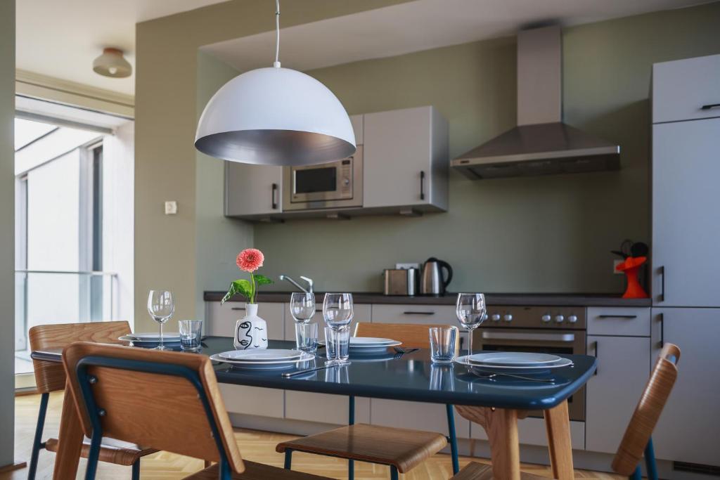 The Circus Apartments - 5