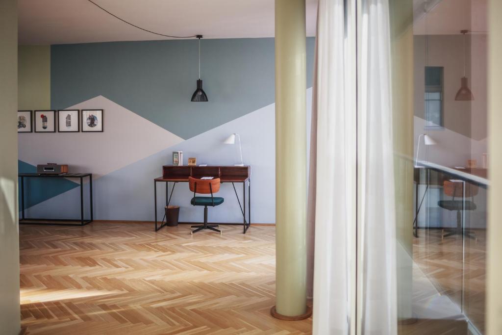 The Circus Apartments - 14