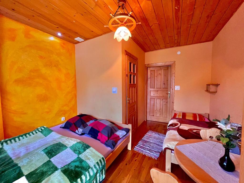 Turbacz pokoje gościnne - Habitación Triple Clásica