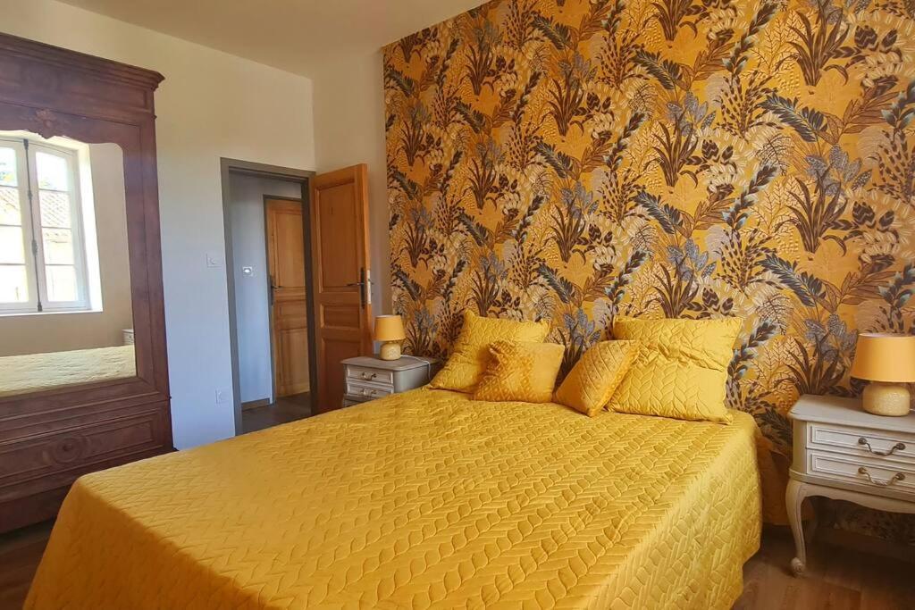 Postel nebo postele na pokoji v ubytování Domaine VILLECARLA