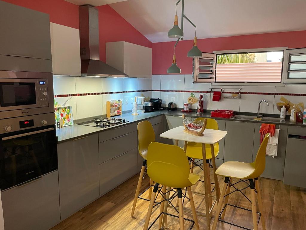 Kuchyň nebo kuchyňský kout v ubytování Villa Norah t5 duplex