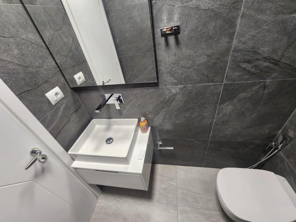 Fantastic Sea View Apartment - Imazhi 8