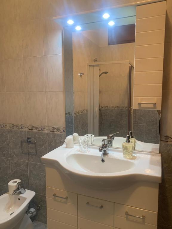 Porta Napoli Rooms - Camera Doppia O Gemella Con Bagno Privato