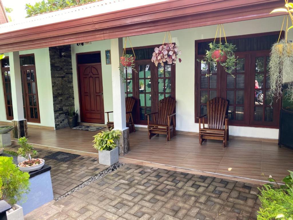 ANTONIO TRANSIT KATUNAYAKE - 10