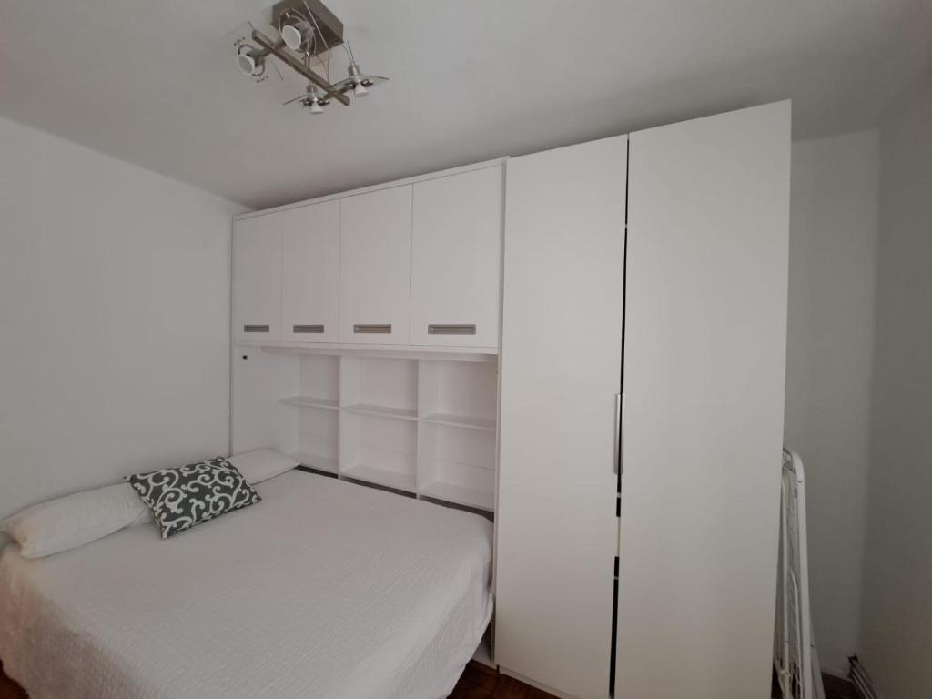 Postel nebo postele na pokoji v ubytování Oviedo city center - garaje incluido