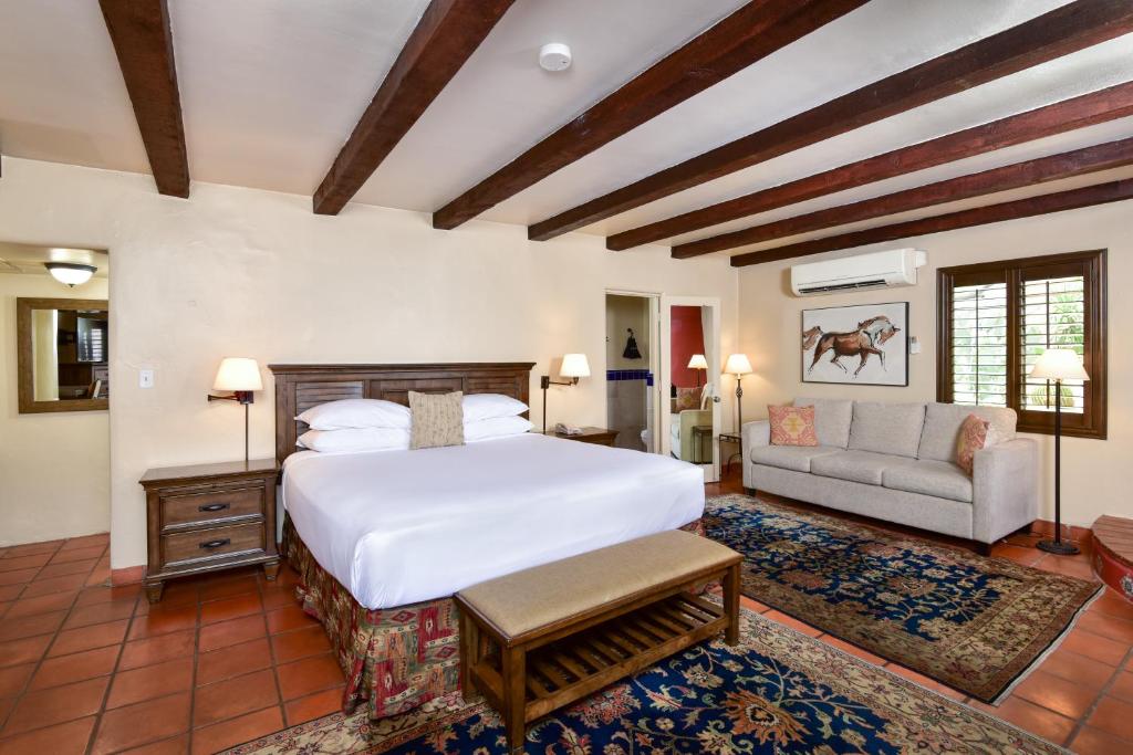 Lodge On The Desert - 