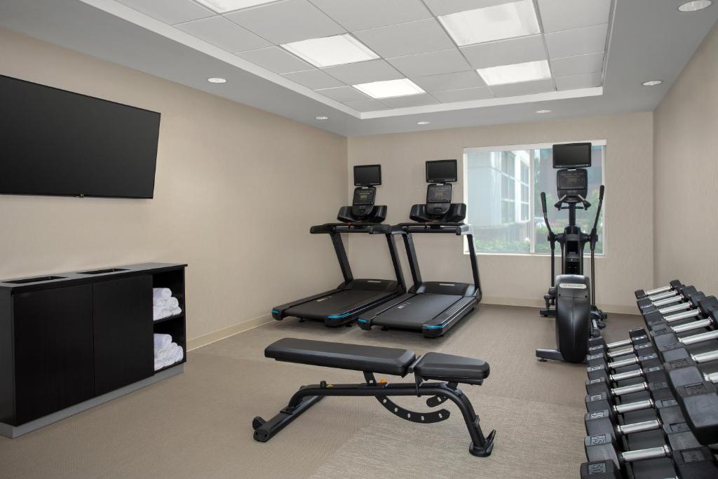 Fitness centrum a/nebo fitness zařízení v ubytování SpringHill Suites by Marriott Portland Vancouver