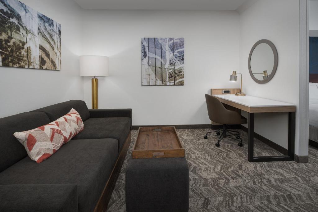 Posezení v ubytování SpringHill Suites by Marriott Portland Vancouver