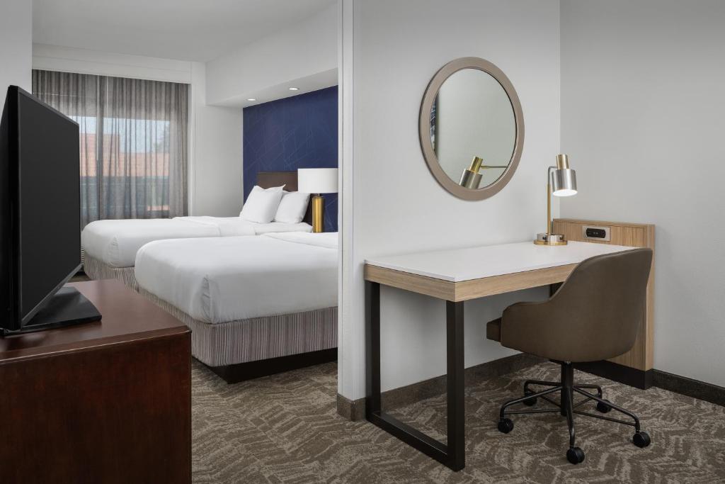 Postel nebo postele na pokoji v ubytování SpringHill Suites by Marriott Portland Vancouver