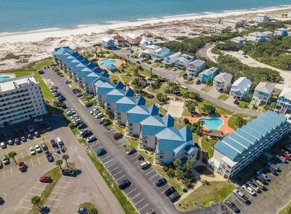 Nespecifikovaný výhled na moře nebo výhled na moře při pohledu z aparthotelu