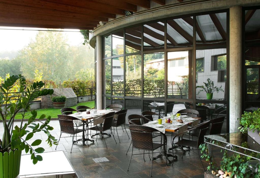 Vonkajšia záhrada v ubytovaní Hotel Leonardo da Vinci