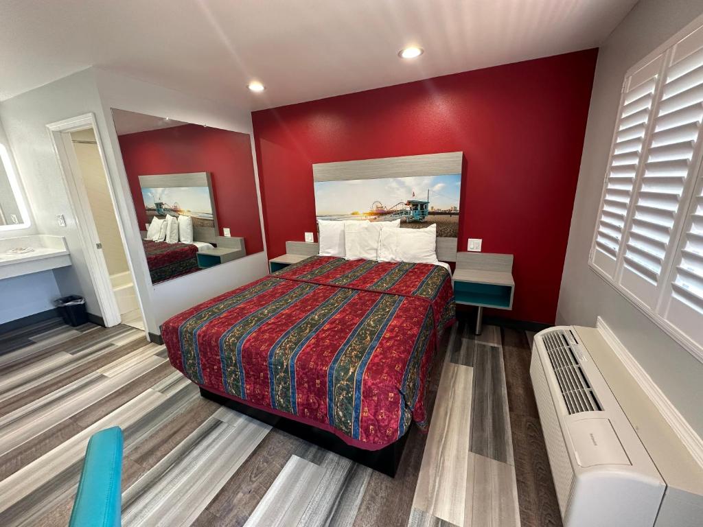 Sahara Inn - Los Angeles - King Room