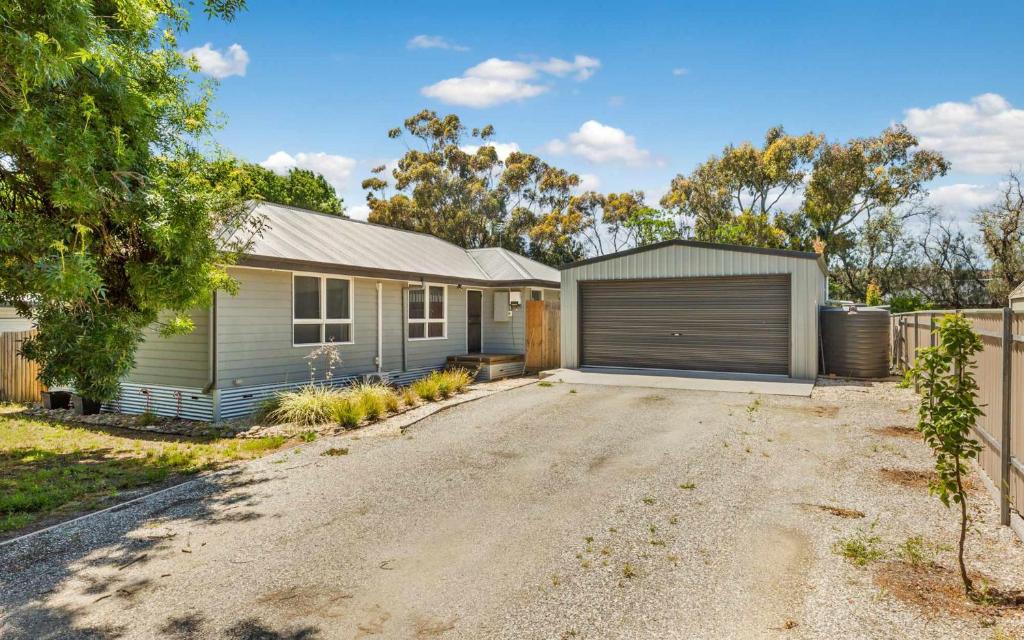 Clouston Cottage, Heathcote (updated prices 2024)