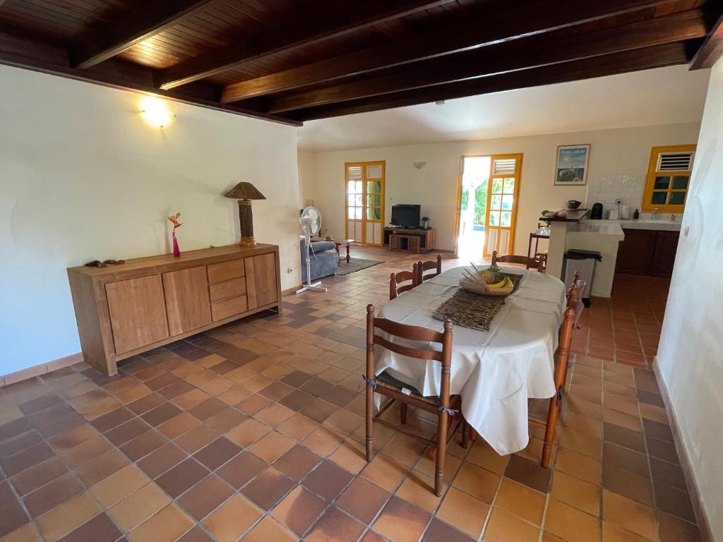 Kuchyň nebo kuchyňský kout v ubytování Villa La Tapatia