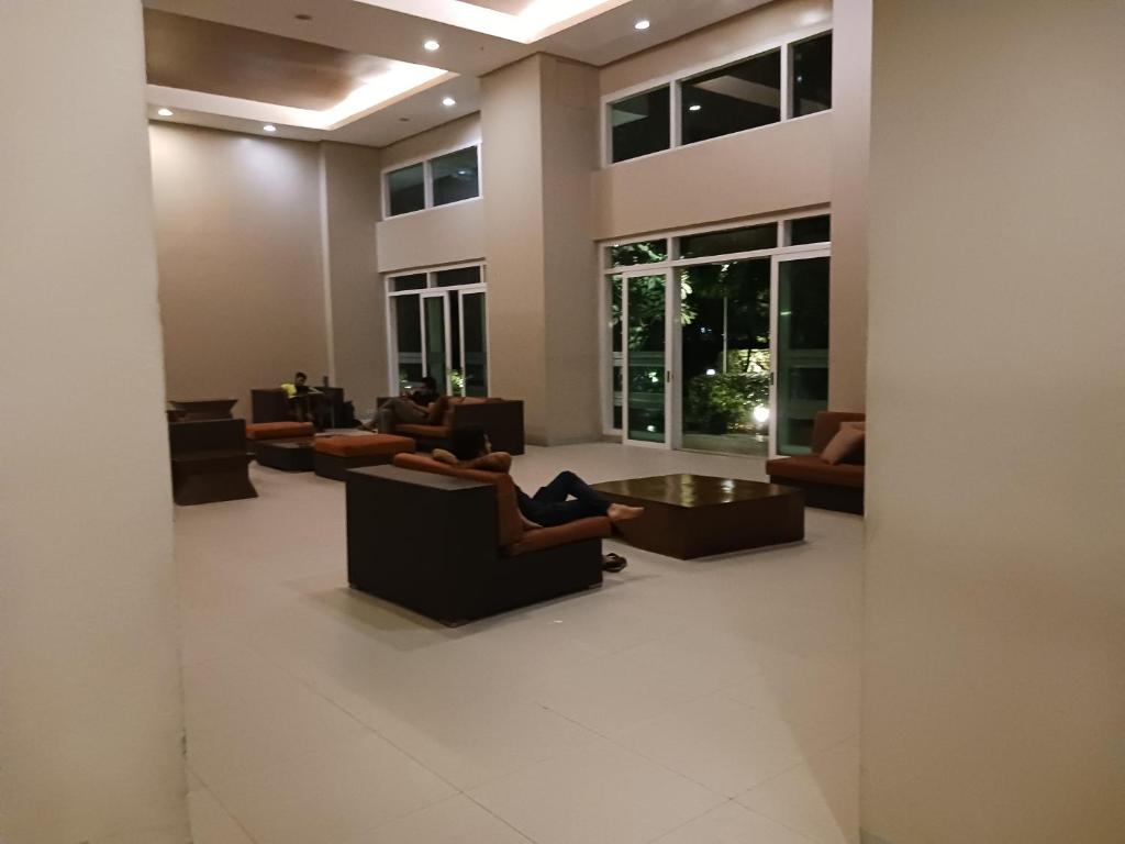 Pool view studio at The Beacon, Makati - Standard Studio