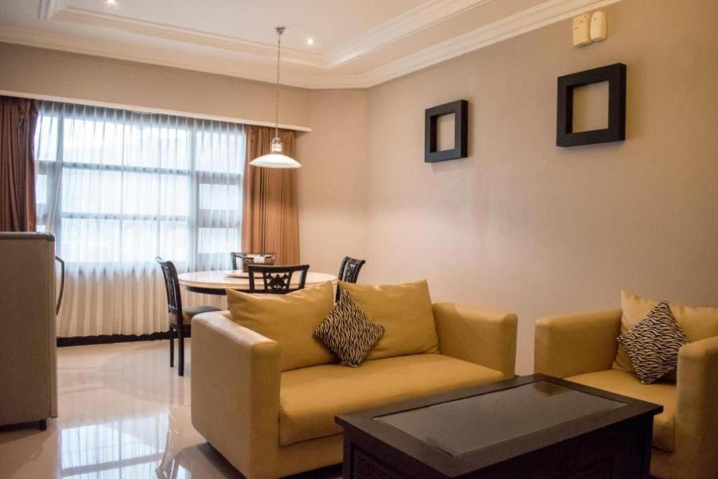Luminor Hotel Jember By WH - スイート