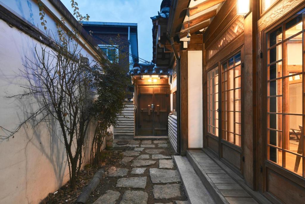Luxury hanok with private bathtub - SW11_1