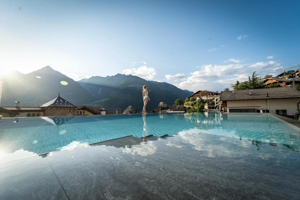 Nespecifikovaný výhled na hory nebo výhled na hory při pohledu z hotelu
