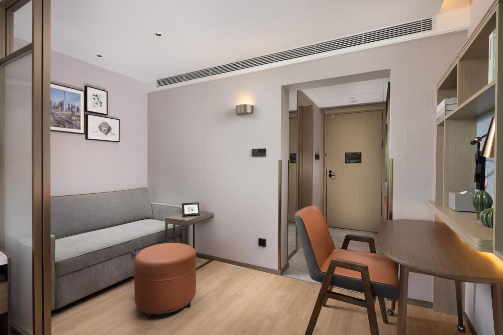 Posezení v ubytování Home2 Suites by Hilton Beijing West Station