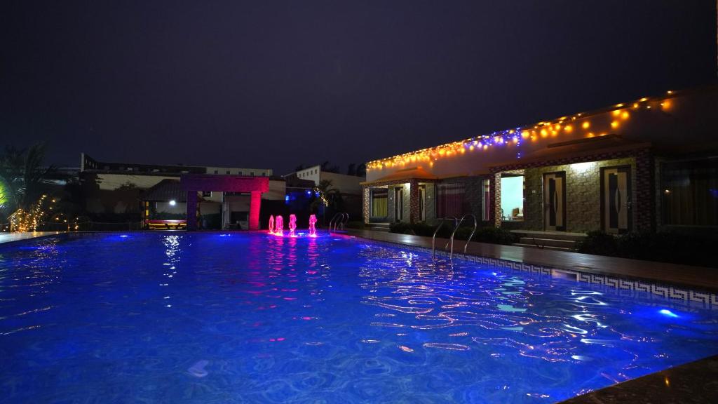 Bazén v ubytování Beach Walk Resort nebo v jeho okolí