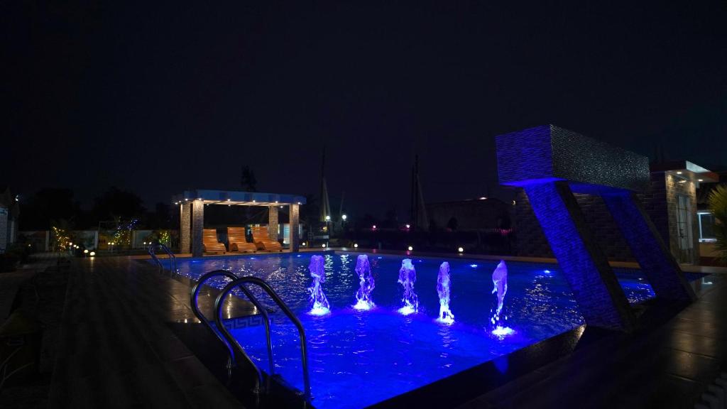 Bazén v ubytování Beach Walk Resort nebo v jeho okolí