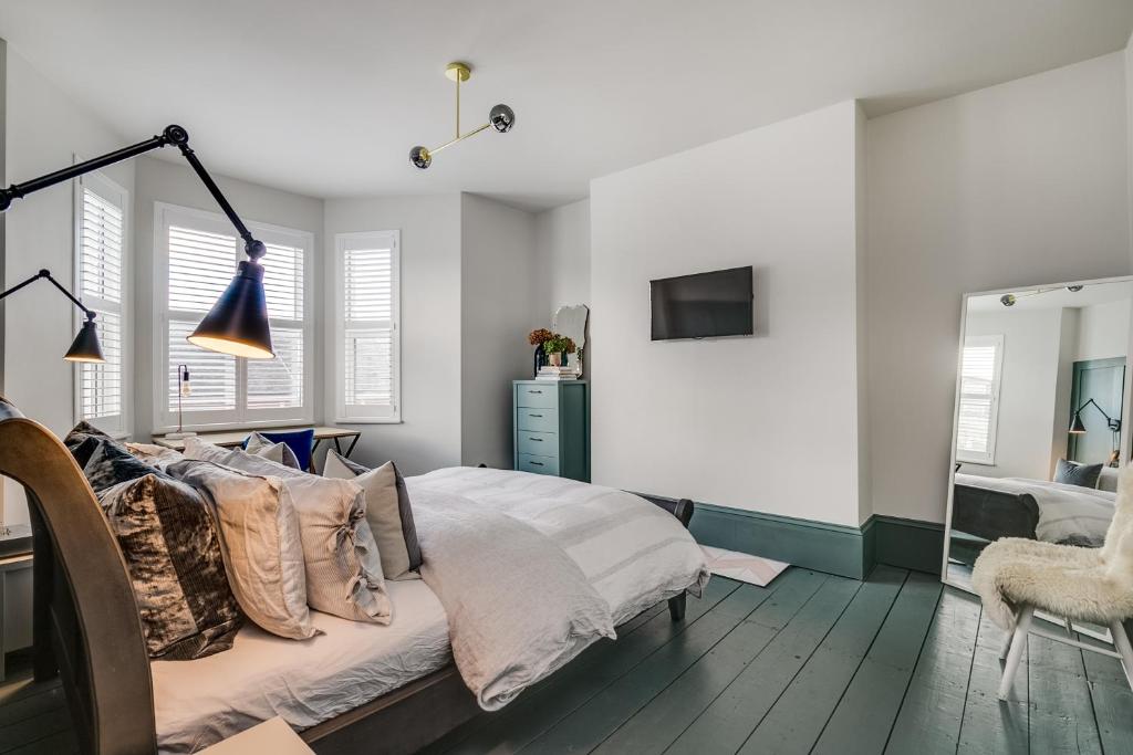 Fotografie z fotogalerie ubytování Location House - Luxury Margate Stay v destinaci Kent