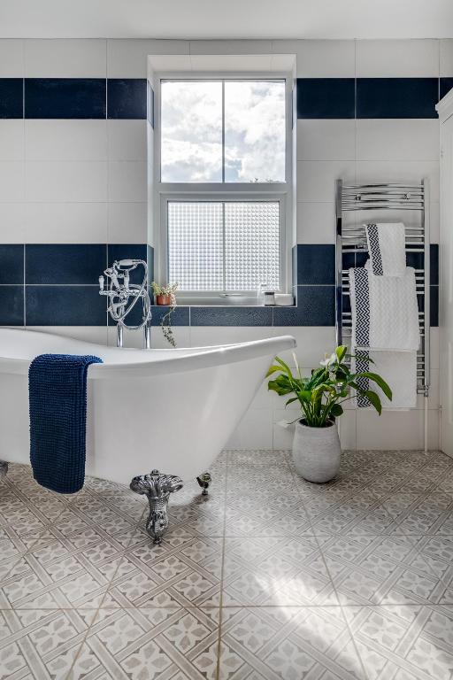 Fotografie z fotogalerie ubytování Location House - Luxury Margate Stay v destinaci Kent