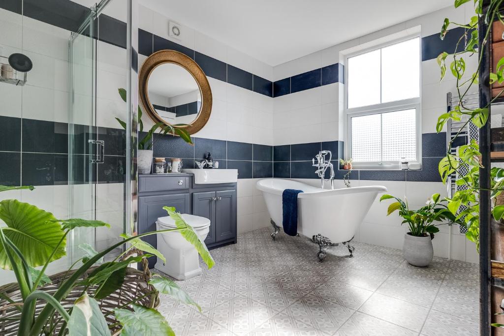 Fotografie z fotogalerie ubytování Location House - Luxury Margate Stay v destinaci Kent