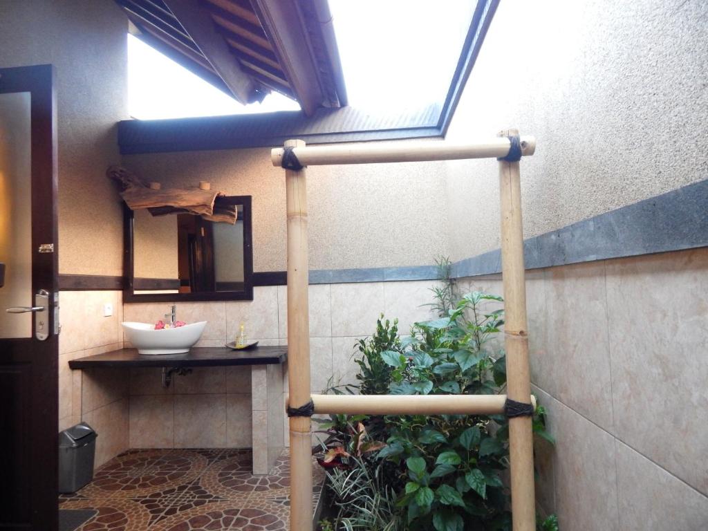 Pondok Shindu Guest House - 11